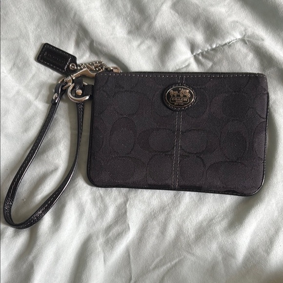 Coach Signature Black Wristlet - Picture 1 of 6